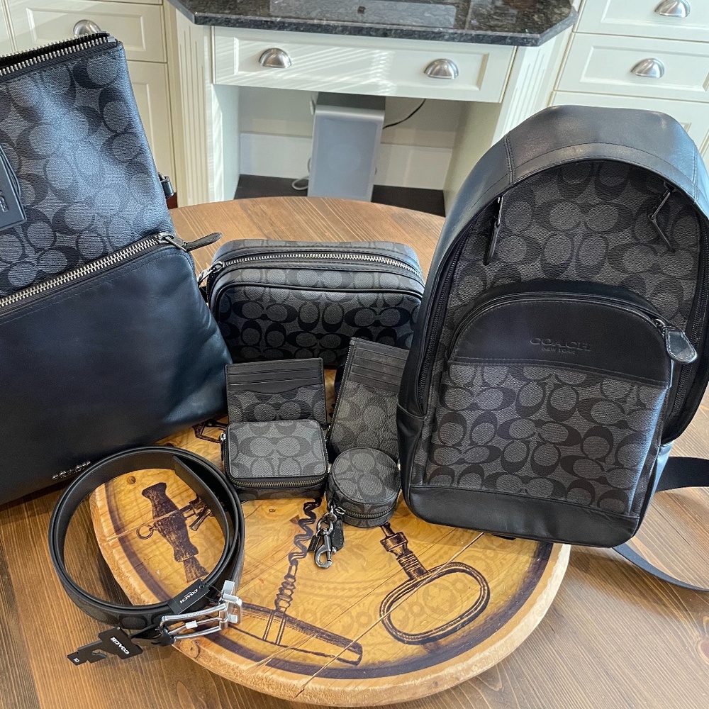 Coach Monogram leather Items - Picture 2 of 16